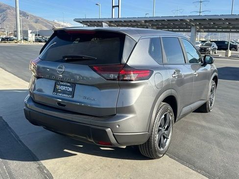 Used 2024 Nissan Rogue SV AWD/4WD image 24