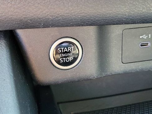 Used 2021 Nissan Rogue S FWD image 32