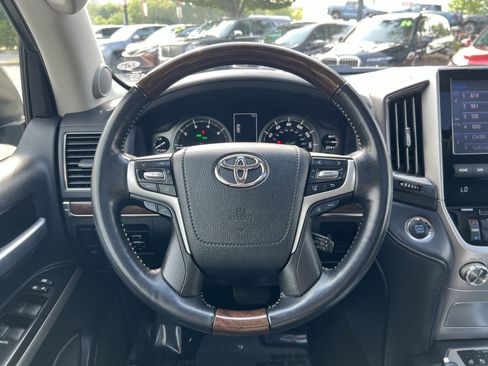 Used 2020 Toyota Land Cruiser AWD/4WD image 16