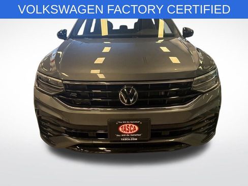 Used 2023 Volkswagen Tiguan SE R-Line image 2