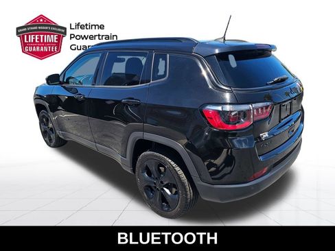 Used 2021 Jeep Compass Latitude w/ Sun and Sound Group AWD/4WD image 3