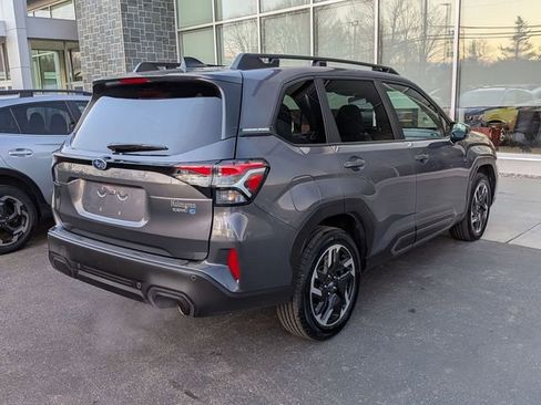 Used 2025 Subaru Forester Limited image 3