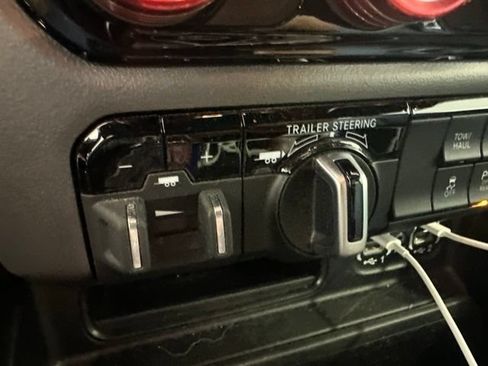 Used 2022 RAM 1500 Big Horn AWD/4WD image 25
