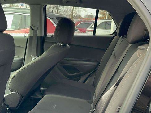 Used 2022 Chevrolet Trax LS w/ Tint and Cruise Package image 10