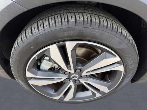 Certified 2025 Volvo V60 B5 Cross Country Plus image 8