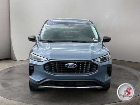 Used 2023 Ford Escape Active AWD/4WD image 2