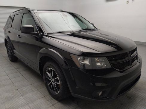 Used 2019 Dodge Journey SE w/ Blacktop Package FWD image 13