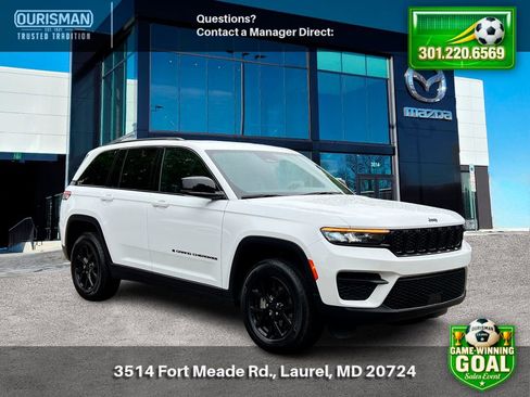 Used 2025 Jeep Grand Cherokee Altitude AWD/4WD image 1