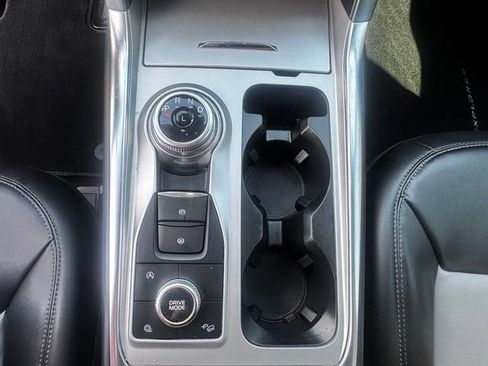 Used 2024 Ford Explorer XLT w/ Equipment Group 202A AWD/4WD image 22