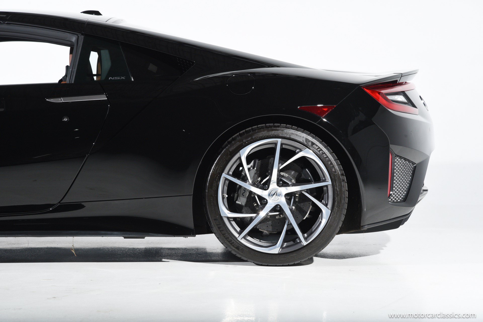 Used 2018 Acura NSX AWD/4WD image 15