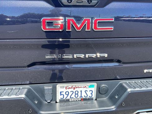 Used 2023 GMC Sierra 1500 AT4 w/ AT4 Premium Package AWD/4WD image 9