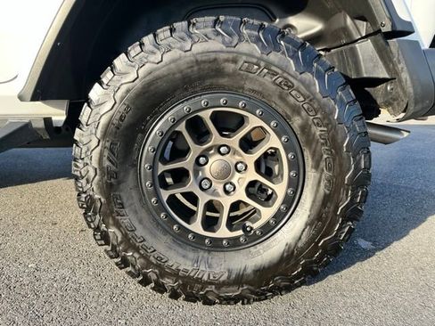 Used 2023 Jeep Wrangler Unlimited Rubicon 392 w/ Xtreme Recon 35" Tire Package image 15