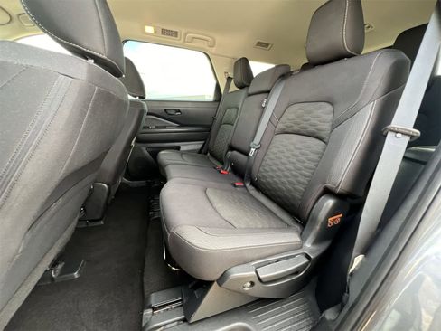 Used 2023 Nissan Pathfinder SV image 20