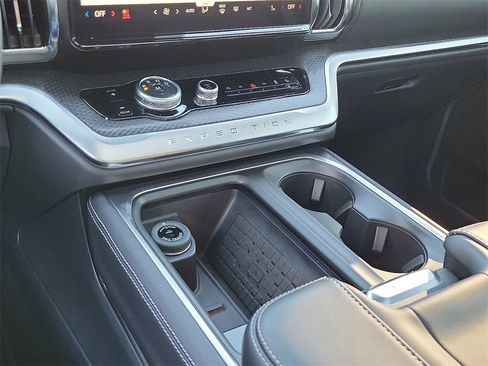 New 2025 Ford Expedition Platinum w/ Stealth Performance Package image 18