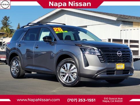 New 2026 Nissan Pathfinder SL image 1