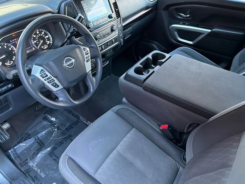 Used 2023 Nissan Titan SV image 10