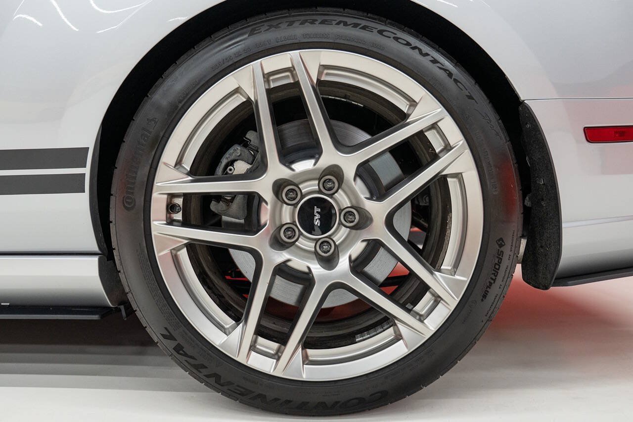 Used 2013 Ford Mustang Shelby GT500 RWD image 31