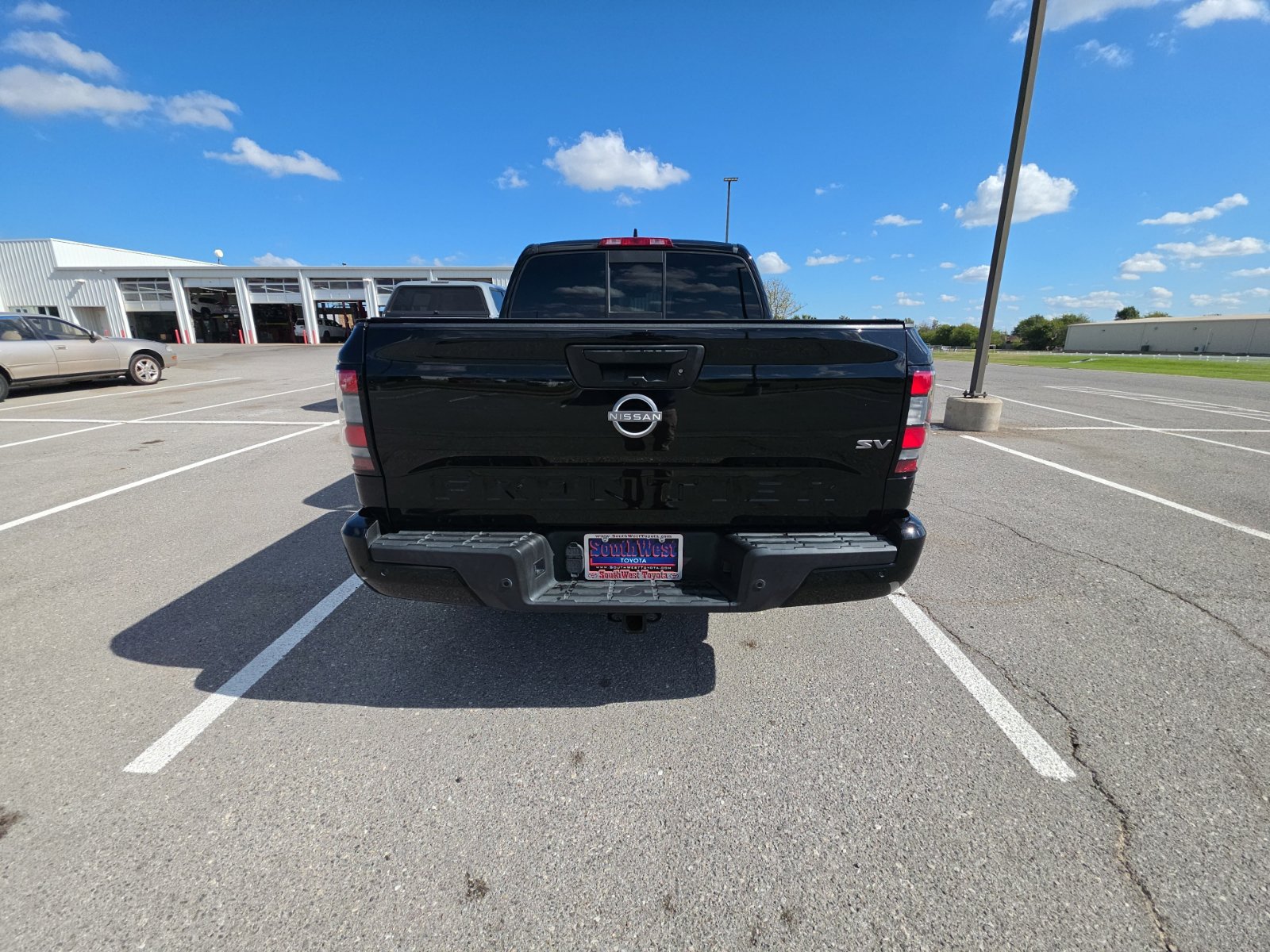 Used 2022 Nissan Frontier SV RWD image 6
