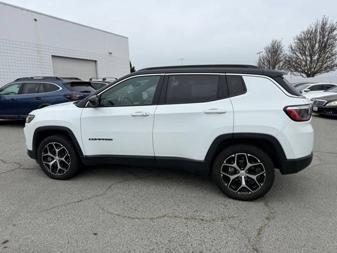 Used 2024 Jeep Compass Limited AWD/4WD image 2
