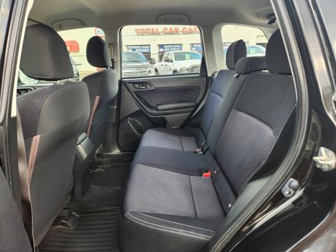 Used 2018 Subaru Forester 2.5i AWD/4WD image 13