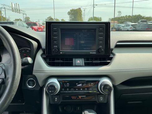Used 2021 Toyota RAV4 XLE image 23