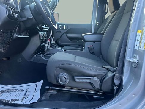Used 2018 Jeep Wrangler Unlimited Sport S AWD/4WD image 9