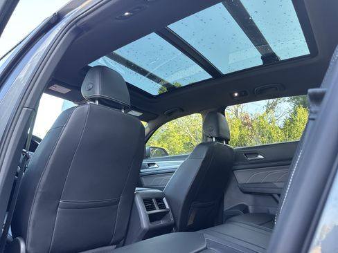 Used 2023 Volkswagen Atlas Cross Sport SE w/ Panoramic Sunroof Package FWD image 19
