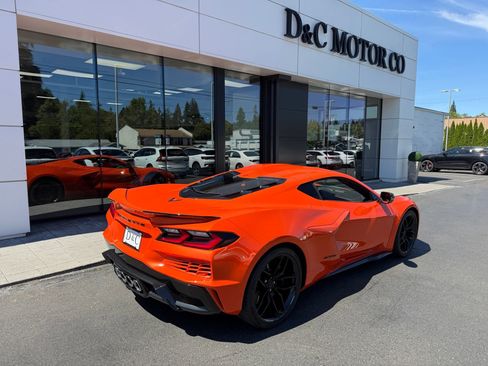 Used 2025 Chevrolet Corvette Z06 RWD image 2