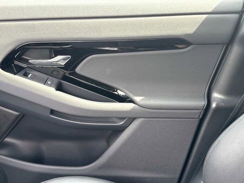 Used 2024 Land Rover Range Rover Evoque S image 22