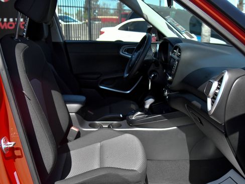 Used 2024 Kia Soul LX w/ Option Group 015 FWD image 38