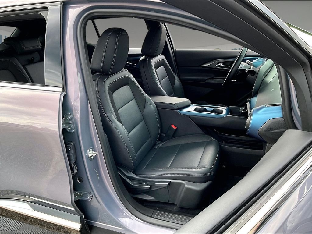 Used 2024 Chevrolet Equinox EV LT FWD image 11