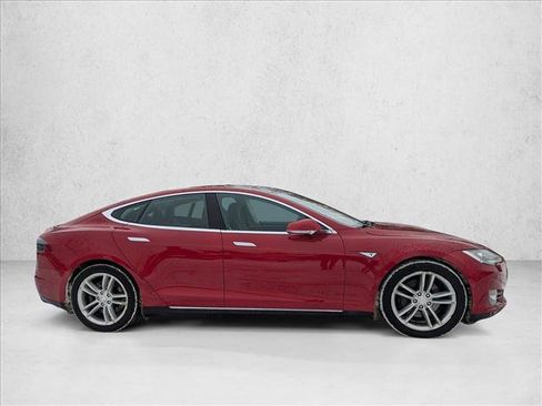 Used 2015 Tesla Model S 70 image 4
