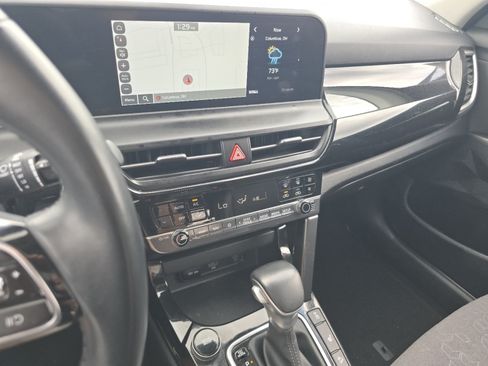 Used 2025 Kia Seltos S AWD/4WD image 30