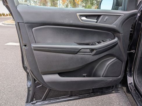 Used 2020 Ford Edge SEL w/ Convenience Package image 12