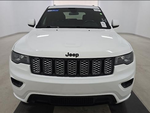 Used 2021 Jeep Grand Cherokee Laredo X RWD image 3