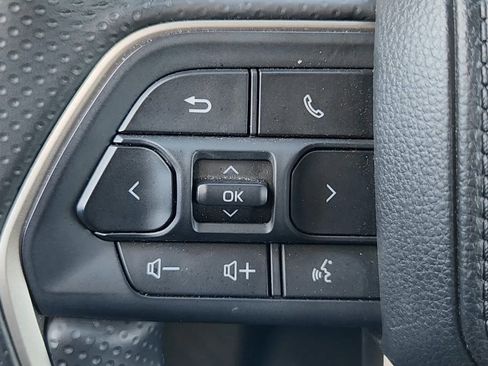 Used 2025 Toyota 4Runner SR5 image 12