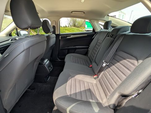 Used 2020 Ford Fusion SE image 24