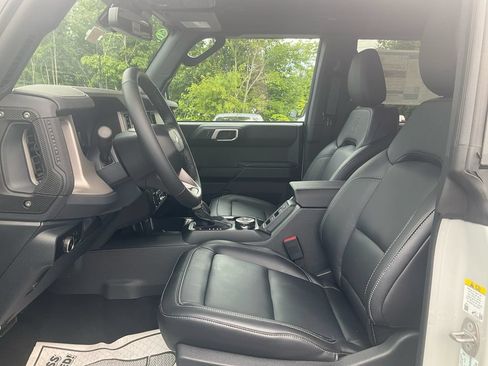 New 2026 Ford Bronco Outer Banks w/ Sasquatch Package AWD/4WD image 16