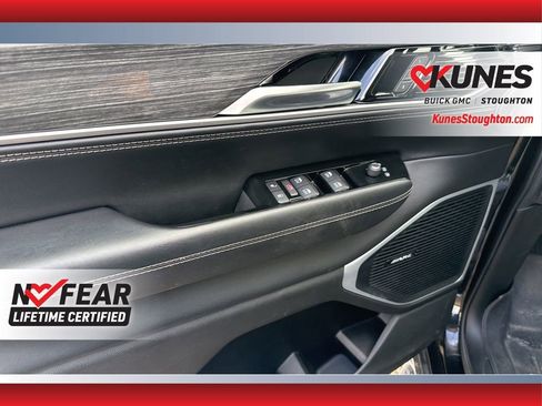 Used 2022 Jeep Wagoneer Series III w/ Rear Seat Video Group 1 AWD/4WD image 23