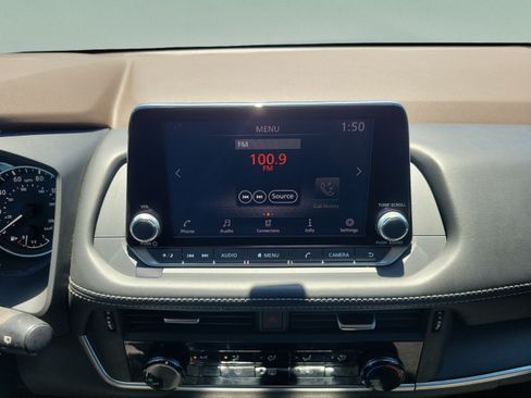 Used 2021 Nissan Rogue S FWD image 13