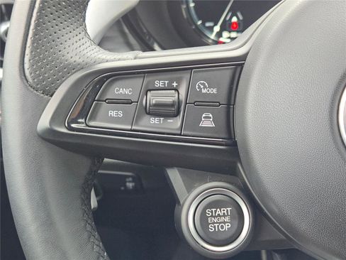 Used 2025 Alfa Romeo Tonale w/ Premium Package image 36