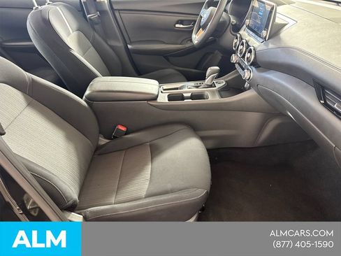 Used 2024 Nissan Sentra SV FWD image 17