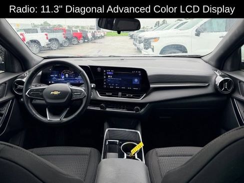 Used 2025 Chevrolet Equinox LT FWD image 7