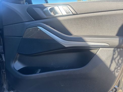 Used 2022 BMW X5 sDrive40i w/ Parking Assistance Package image 19