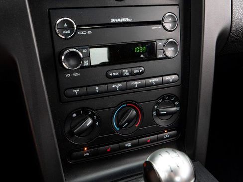 Used 2009 Ford Mustang GT Premium RWD image 12