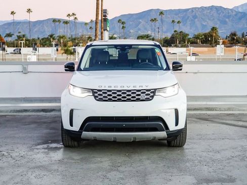 Used 2024 Land Rover Discovery S image 3
