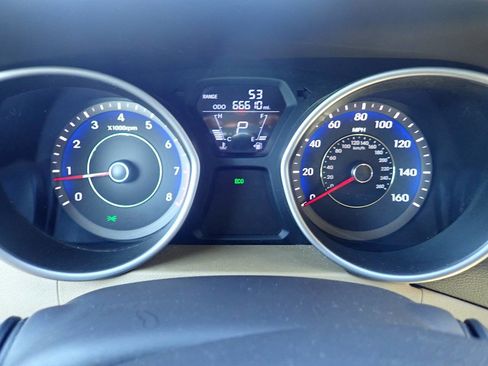 Used 2012 Hyundai Elantra GLS w/ Preferred Pkg 3 image 4