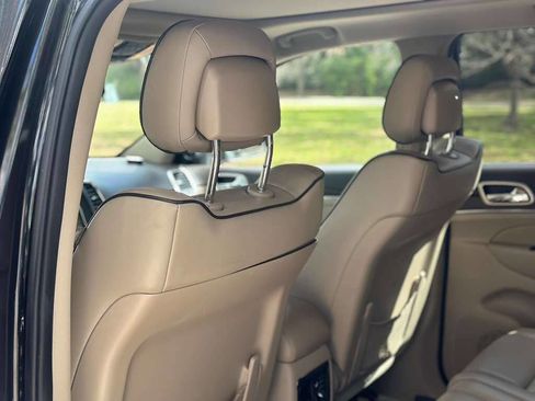 Used 2014 Jeep Grand Cherokee Overland w/ Advanced Technology Group image 16