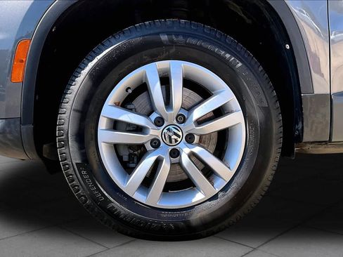 Used 2016 Volkswagen Tiguan S FWD image 11