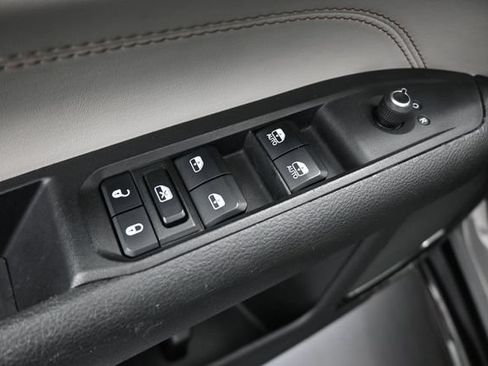 Used 2022 Jeep Compass Limited w/ Elite Group AWD/4WD image 13